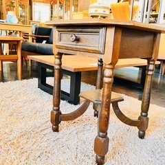 アンティーク オーク材　サイドテーブルの画像