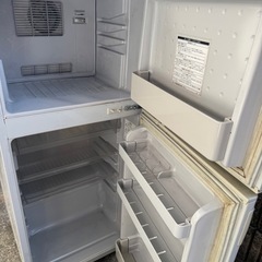 ジャンク品　古い冷蔵庫115L 東芝　の画像