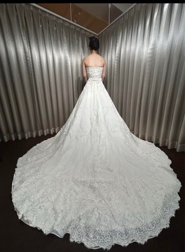 アクアグラッツェ　Aライン　ウェディングドレス