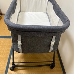 ベビーベッドの画像