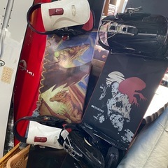 ⭐️土日のみ営業中⭐️スノボー板多数揃えました✨¥300〜¥3,000の画像