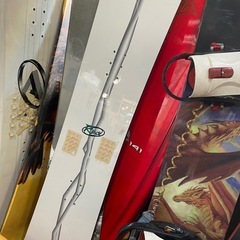 ⭐️土日のみ営業中⭐️スノボー板多数揃えました✨¥300〜¥3,000の画像