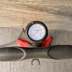 自転車空気入れの画像