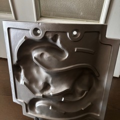 龍の彫り物 30cmx30cmの画像