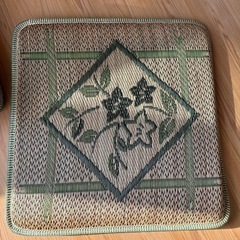井草の座布団  4枚セットの画像