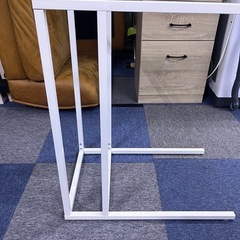 サイドテーブルの画像