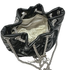 【新品】　キルティングメタルタッセルミニショルダーバッグ　巾着バッグの画像