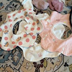 赤ちゃんのスタイ・靴下・帽子使ってください。の画像