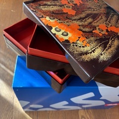 漆器 重箱 金箔模様の画像