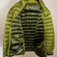 ユニクロウルトラライトダウン　キミドリ　XLの画像