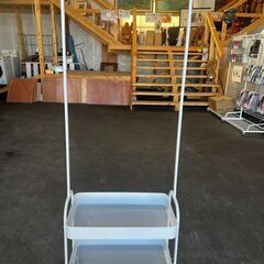 ハンガーラック　カゴ＆キャスター付きの画像