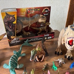 恐竜おもちゃまとめ売りの画像
