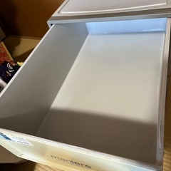 押入れ収納　プラスチック引き出し2つの画像