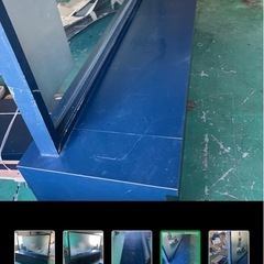 棚付きガラスパーテーションの画像