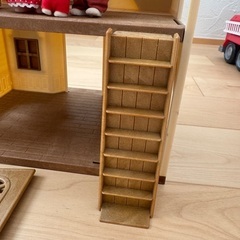 シルバニアファミリー　赤い屋根のお家　人形付きの画像