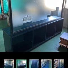 棚付きガラスパーテーションの画像