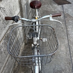 【タイヤ前後とブレーキパッド新品！】自転車　　白　27インチ　の画像