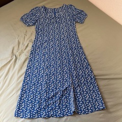 【未着用】GU スリットワンピースの画像