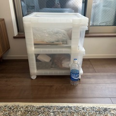 【お渡し先決まりました】キャスター付き　収納ケースの画像