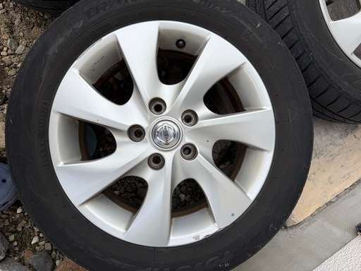 日産 セレナ C26 ハイウェイスター 純正アルミホイール付きタイヤ　1本パンク 日産 セレナ C26 ハイウェイスター 純正アルミホイール付きタイヤ 1本