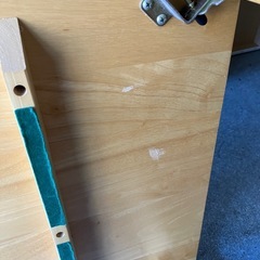 折りたたみ式テーブルの画像