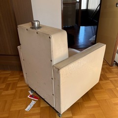 美容院パーマ椅子の画像