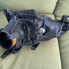 トヨタ 86 ヘッドライト – 右側（ZN6）の画像