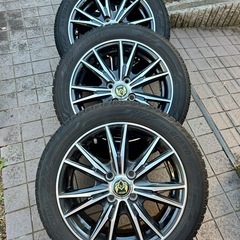 スタッドレスタイヤの画像