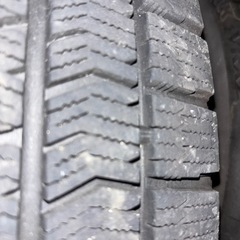 バリ山　ブリヂストン VRX2 スタッドレスタイヤ 215/60R16の画像