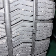 バリ山　ブリヂストン VRX2 スタッドレスタイヤ 215/60R16の画像