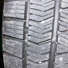 バリ山　ブリヂストン VRX2 スタッドレスタイヤ 215/60R16の画像