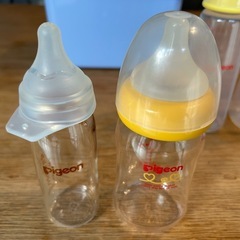 Pigeon ピジョン 哺乳瓶4本＋乳首Sセットの画像