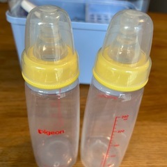 Pigeon ピジョン 哺乳瓶4本＋乳首Sセットの画像