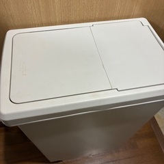 ゴミ箱の画像