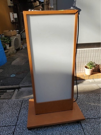 足立区引き取り限定★蛍光灯　店舗用品　電飾置き看板　キャスター付き看板 高さ118.5 ×幅50cm 居酒屋店舗レストラン