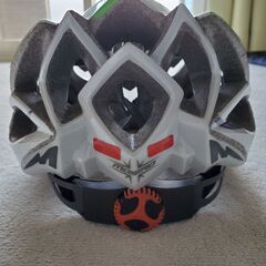 スポーツ自転車向けヘルメットの画像