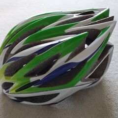 スポーツ自転車向けヘルメットの画像