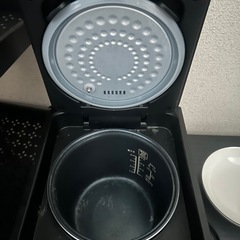 4合炊き液晶炊飯器の画像