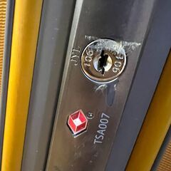 【無料】スーツケースお譲りします（鍵なし・ロック故障／使用は可能）の画像