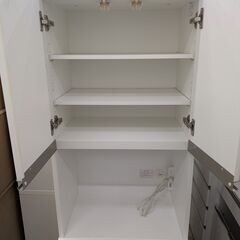 【美品】キッチンボード ニトリ NITORI ダイニングボード レンジボード レンジ台 食器棚 観音開き扉 上段モイス加工付き 高さ201.5cm 幅60cm：ホワイトの画像