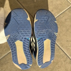 adidasキッズシューズの画像