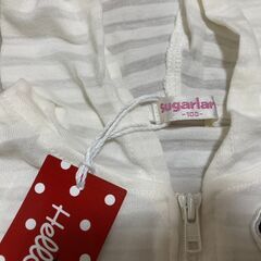 【新品未使用】 キッズ用 キティちゃん パーカー 100cmの画像