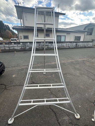 アルミ製三脚脚立　7段 220cm