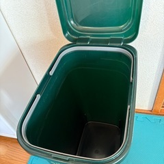 ゴミ箱の画像