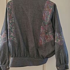 婦人　黒地フリーサイズ 　ジャケット②の画像