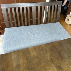 ダイニングテーブルの画像