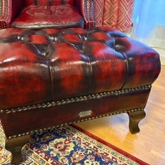 Chesterfield Chair + ottomanの画像
