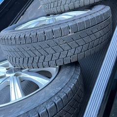 スタッドレスタイヤの画像