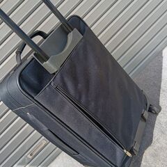 差し上げます　マキシムラベリー PARIS ソフトスーツケース　断捨離の画像