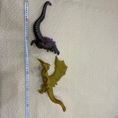 シン・ゴジラとキングギドラのフィギュアの画像